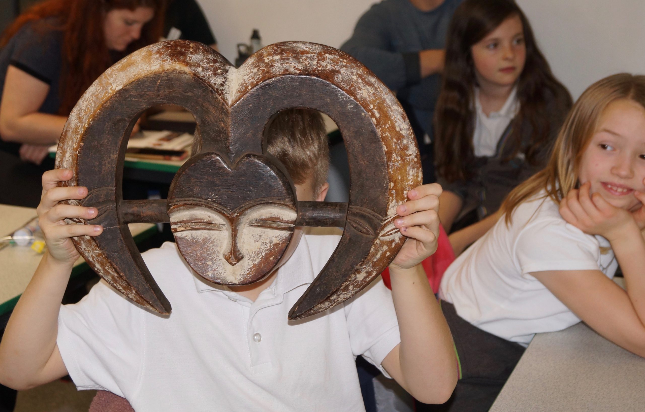 Masks for Seeing News